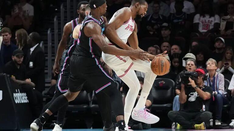 炸金花小游戏-火箭输给热：乌度卡又输斯波教练