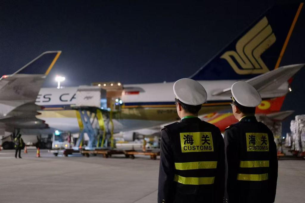 单机炸金花-F1数千吨精密设备跨国转运窗口期不足5天，上海海关如何护航？